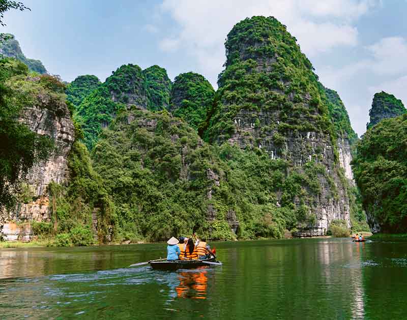 Ninh Binh Tour 3 Days 2 Nights: Ha Noi - Ninh Binh - Ha Long Bay