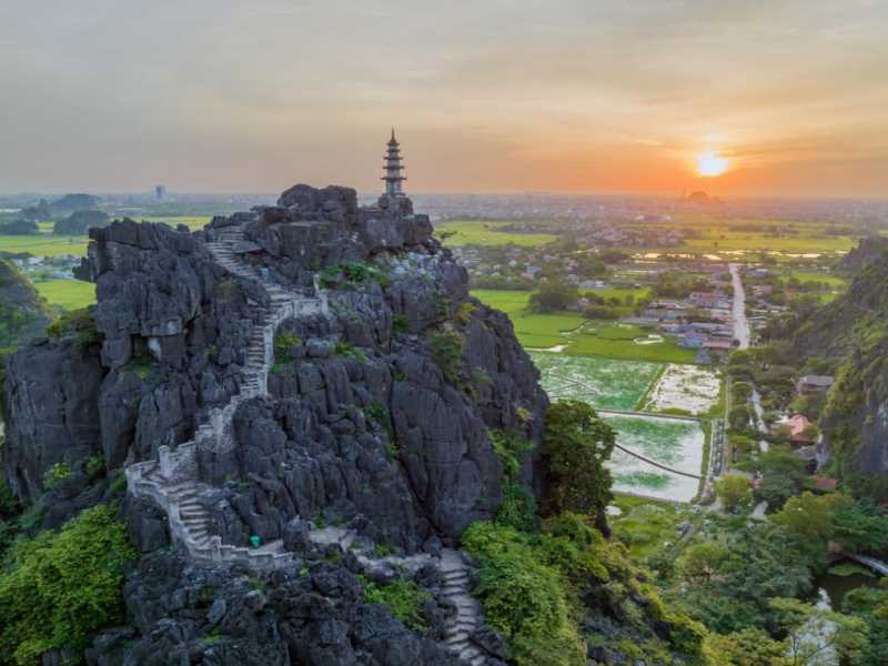 Ninh Binh Tours: Bai Dinh - Trang An - Mua Cave - 1 Day Tour