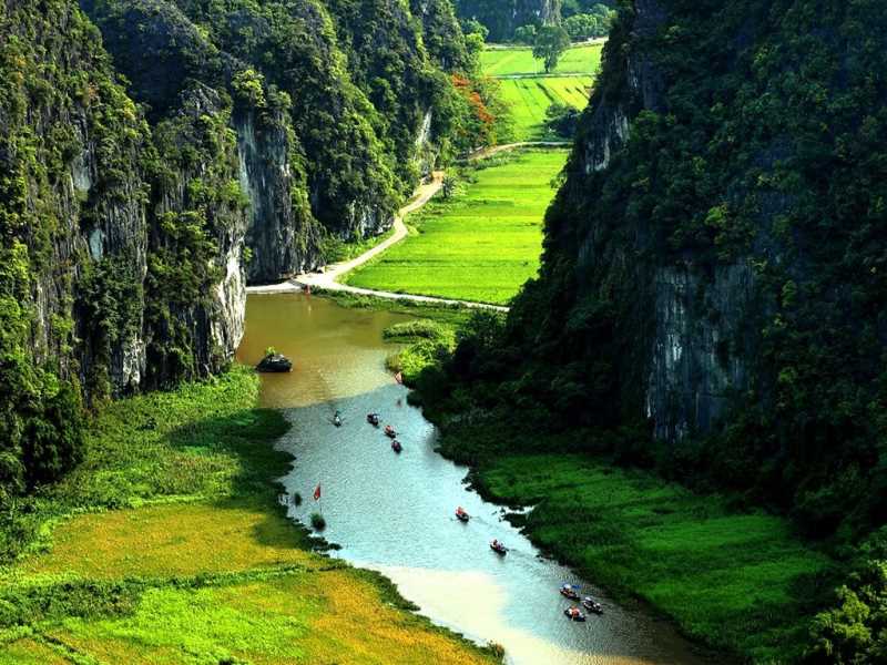 Ninh Binh Tours: Hoa Lu - Tam Coc - Mua Cave - 1 Day Tour